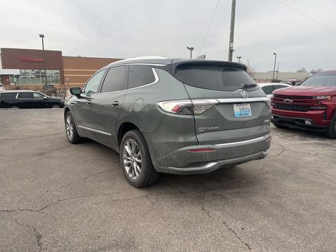 Used 2023 Buick Enclave Avenir image 4