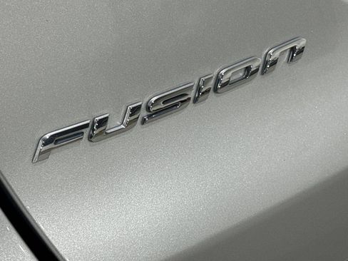 Used 2018 Ford Fusion SE w/ Fusion SE Technology Package image 32