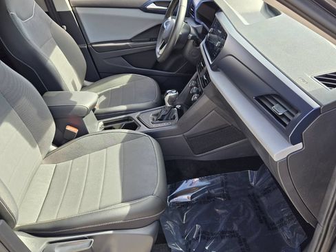 Certified 2023 Volkswagen Taos SE FWD image 19