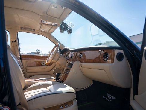 Used 2009 Bentley Arnage R image 13