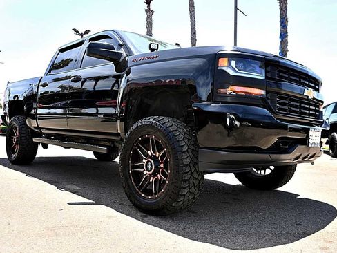 Used 2017 Chevrolet Silverado 1500 LT w/ Trailering Package AWD/4WD image 3