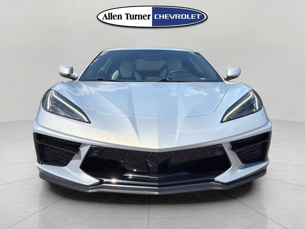 Used 2021 Chevrolet Corvette Stingray Preferred Cpe w/ Z51 Performance Package RWD image 2