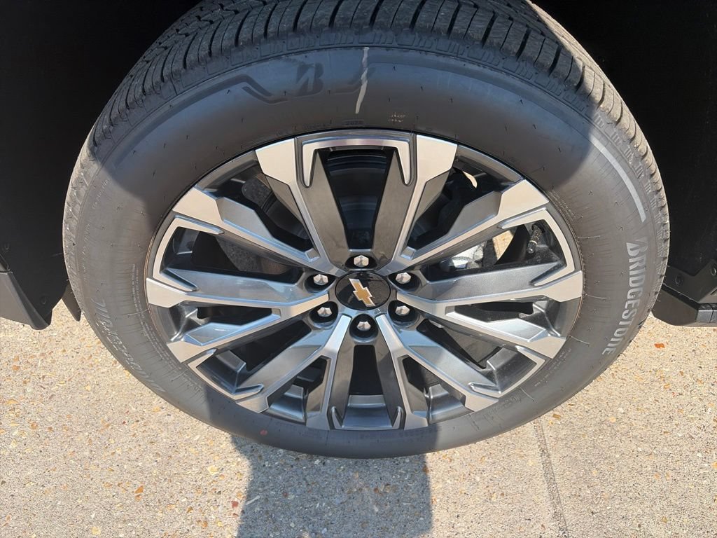 New 2026 Chevrolet Suburban High Country AWD/4WD image 10