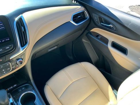 Used 2022 Chevrolet Equinox Premier image 23