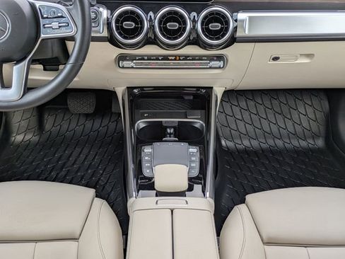 Used 2021 Mercedes-Benz GLB 250 image 23