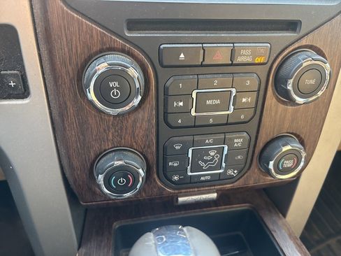 Used 2014 Ford F150 Lariat w/ Equipment Group 502A Luxury image 16