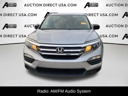 Used 2017 Honda Pilot LX image 2