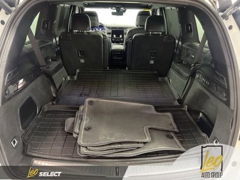 Used 2022 Jeep Grand Cherokee L Overland w/ Luxury Tech Group IV AWD/4WD image 7