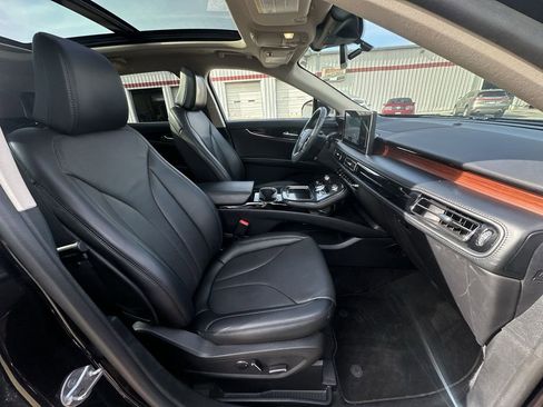 Used 2023 Lincoln Nautilus Reserve w/ Monochromatic Package image 25