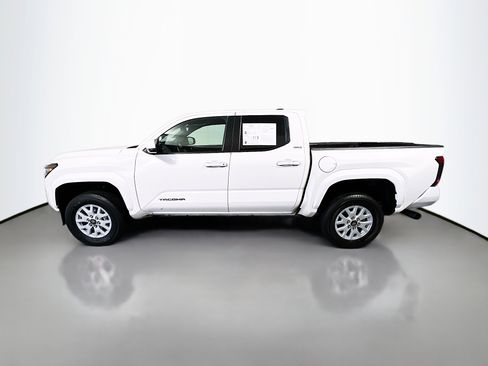 Used 2025 Toyota Tacoma SR5 image 9