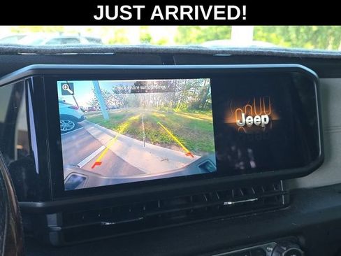 Used 2024 Jeep Gladiator Sport AWD/4WD image 21