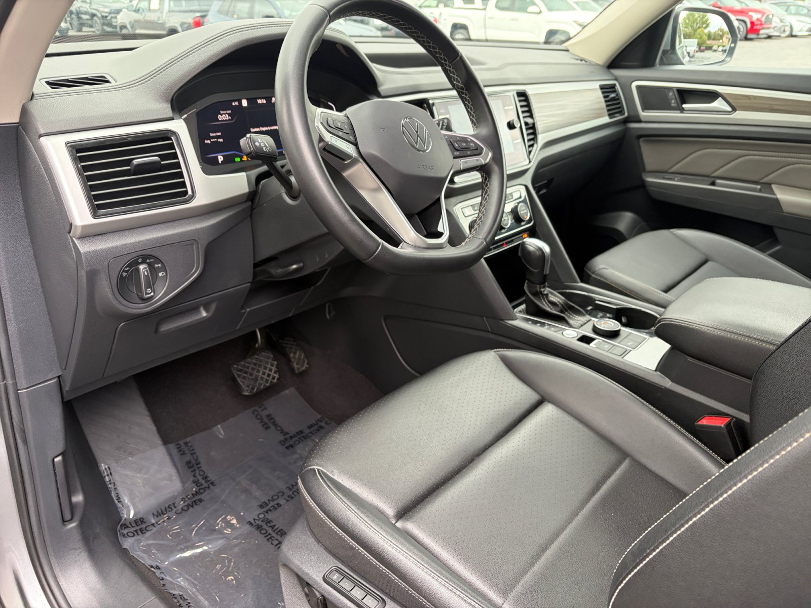 Used 2023 Volkswagen Atlas SEL AWD/4WD image 10