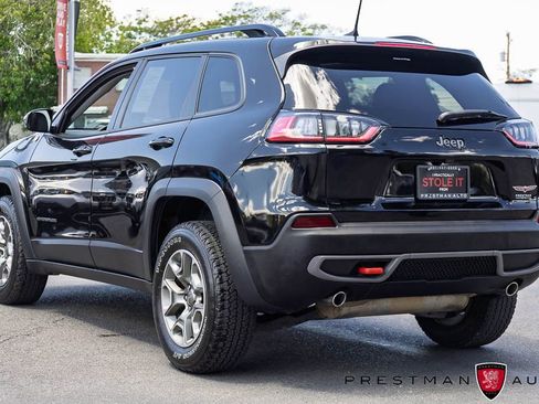 Used 2022 Jeep Cherokee Trailhawk w/ Sun, Sound & Nav Group AWD/4WD image 16