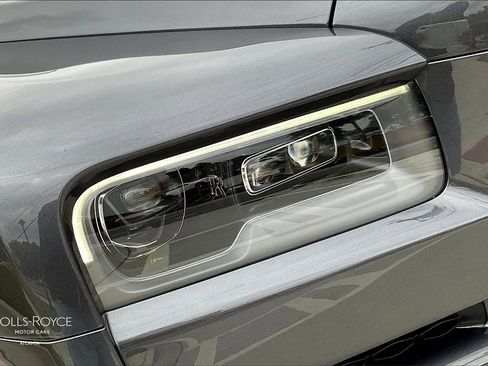 Certified 2022 Rolls-Royce Cullinan Black Badge w/ Dark Exterior Package image 25