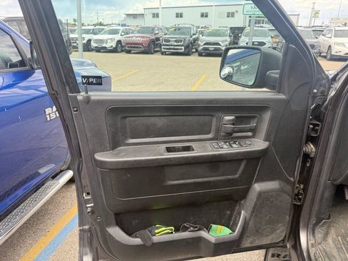 Used 2019 RAM 1500 Express w/ Express Value Package AWD/4WD image 8