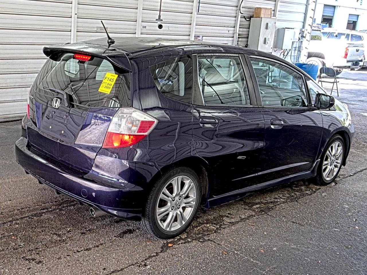 Used 2009 Honda Fit Sport image 3