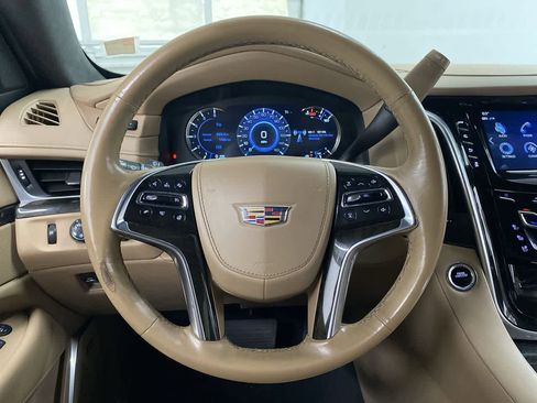 Used 2020 Cadillac Escalade Platinum image 21