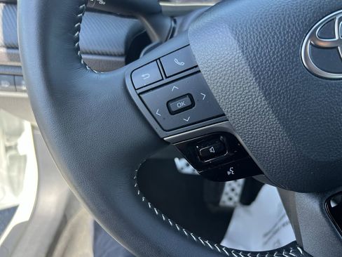 Used 2025 Toyota Camry SE FWD image 19