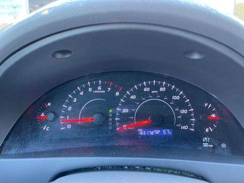 Used 2011 Toyota Camry LE image 19