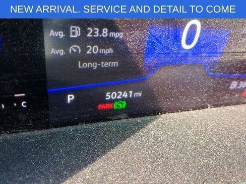 Used 2022 Volkswagen Tiguan SE R-Line image 2