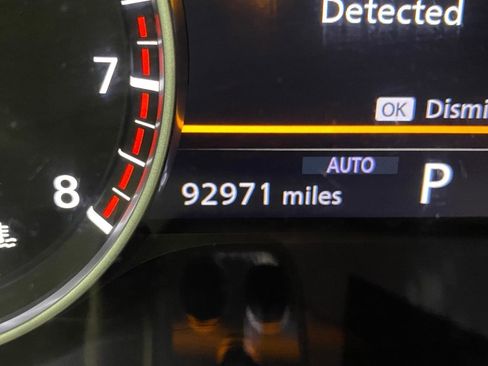 Used 2022 Nissan Pathfinder SV w/ SV Premium Package image 10