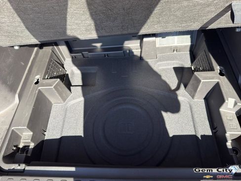 Used 2023 GMC Terrain Denali image 11