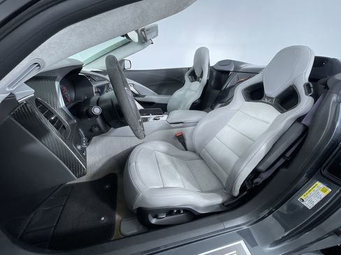 Used 2018 Chevrolet Corvette Z06 image 16