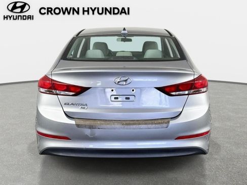 Used 2017 Hyundai Elantra SE FWD image 6
