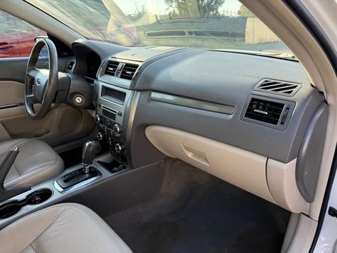 Used 2012 Ford Fusion SEL image 19