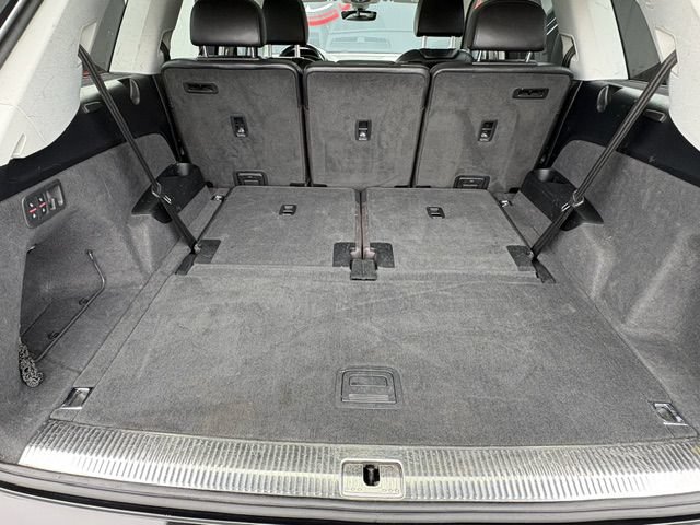 Used 2018 Audi Q7 3.0T Prestige AWD/4WD image 5