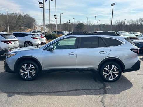 Used 2022 Subaru Outback Limited image 5