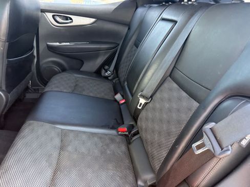 Used 2020 Nissan Rogue Sport SV w/ Technology Package FWD image 10