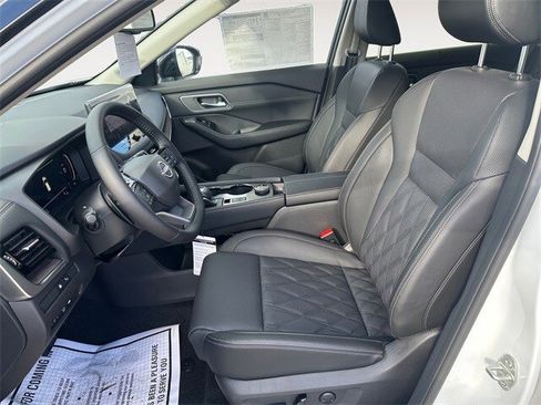 New 2026 Nissan Rogue Platinum w/ Platinum Premium Package image 9