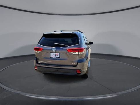 Used 2018 Toyota Highlander XLE FWD image 7