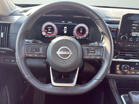 Used 2025 Nissan Pathfinder Platinum w/ Cargo Package image 11