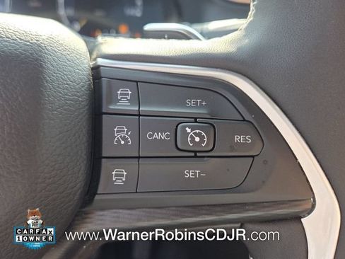 Used 2025 Jeep Grand Cherokee L Altitude AWD/4WD image 28