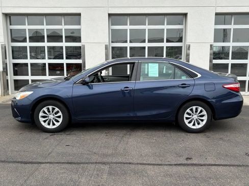 Used 2015 Toyota Camry LE FWD image 3