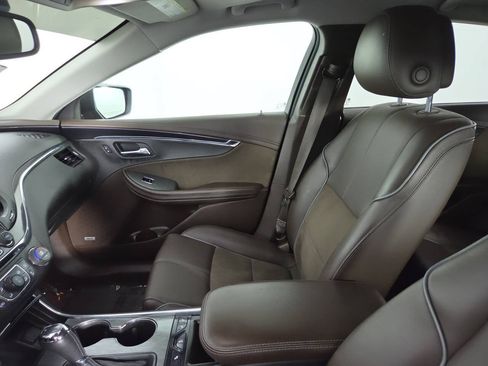 Used 2014 Chevrolet Impala LT FWD image 16
