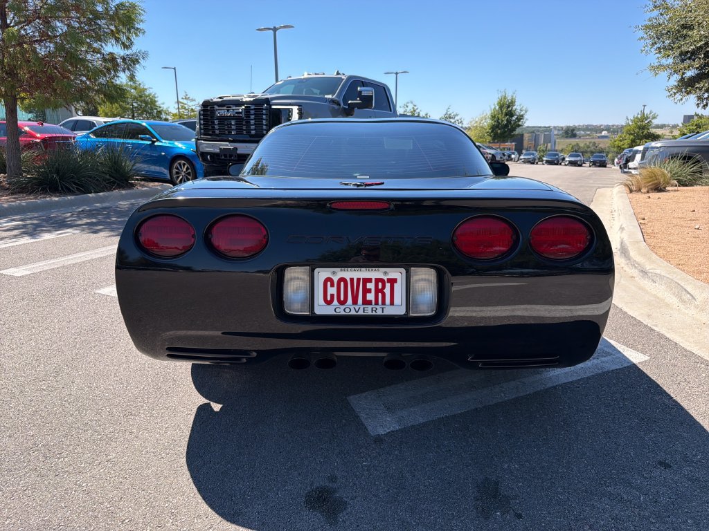 Used 2000 Chevrolet Corvette Coupe w/ Roof Pkg RWD image 7