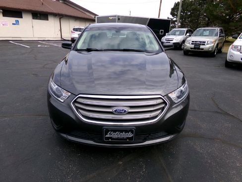 Used 2018 Ford Taurus SE image 8