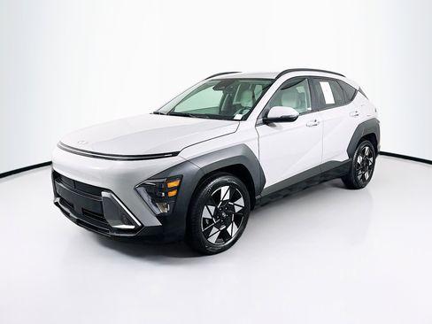 Used 2025 Hyundai Kona SEL image 3