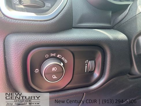 Used 2024 RAM 2500 Big Horn AWD/4WD image 17