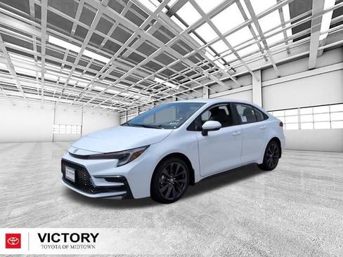 Used 2026 Toyota Corolla SE w/ SE Premium Package FWD image 8