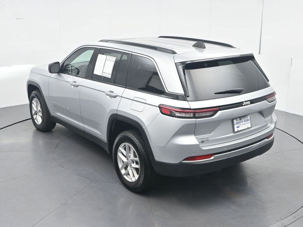 Used 2025 Jeep Grand Cherokee Laredo X AWD/4WD image 31