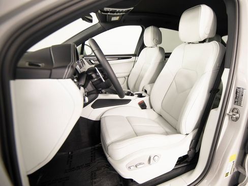 New 2026 Porsche Macan S image 5