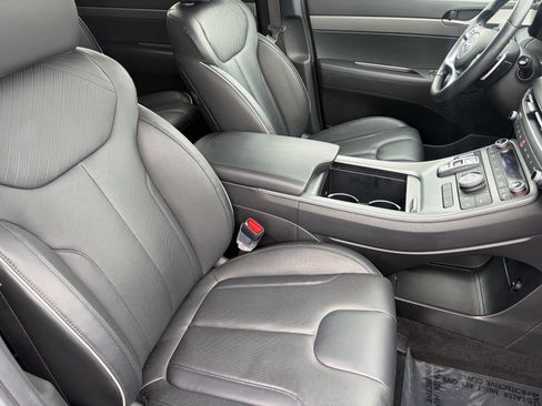 Used 2025 Hyundai Palisade SEL FWD image 32