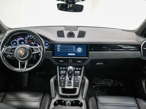 Certified 2022 Porsche Cayenne AWD/4WD image 12