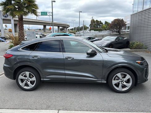 Used 2025 Audi Q5 Premium Plus w/ Premium Plus AWD/4WD image 5