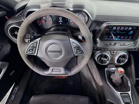 Used 2018 Chevrolet Camaro ZL1 image 16