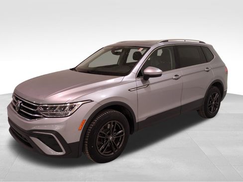 Used 2022 Volkswagen Tiguan SE image 8